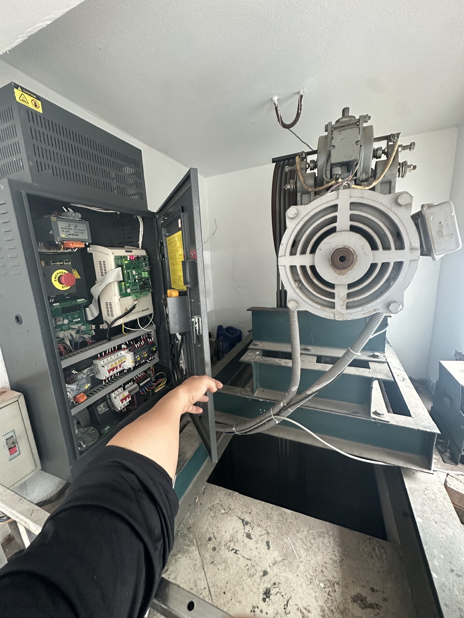 Bảo trì thang máy